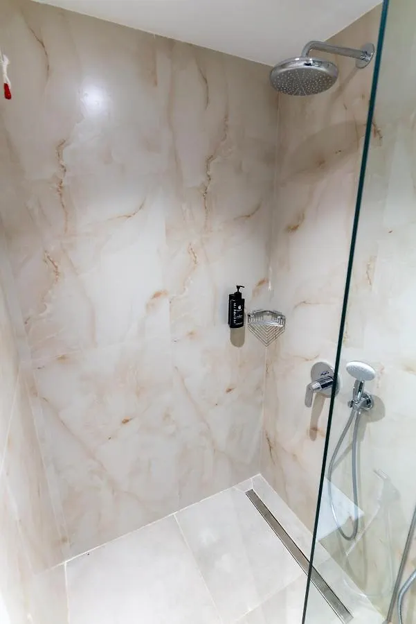 Titania Hotel Sarandë