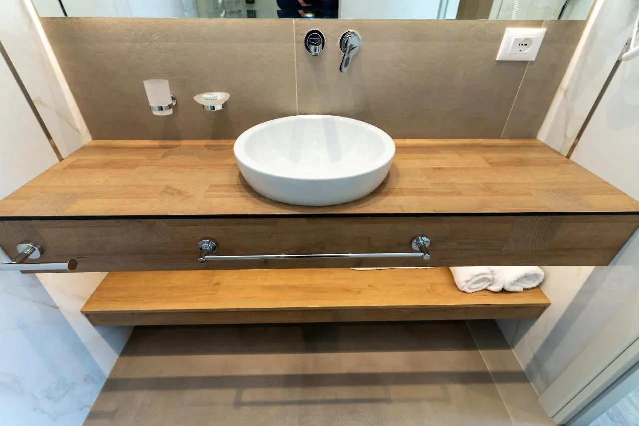 Titania Hotel Sarandë