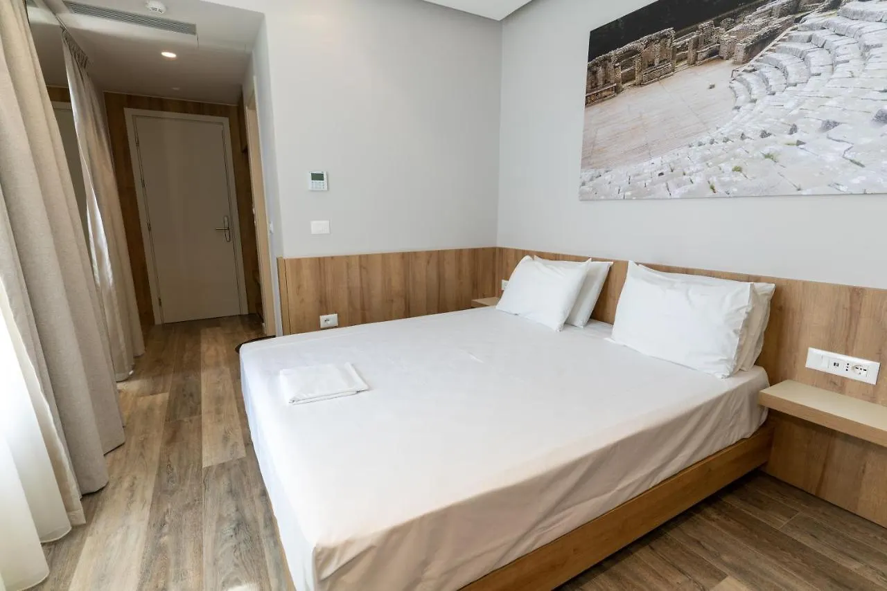***  Titania Hotel Sarandë Albanien