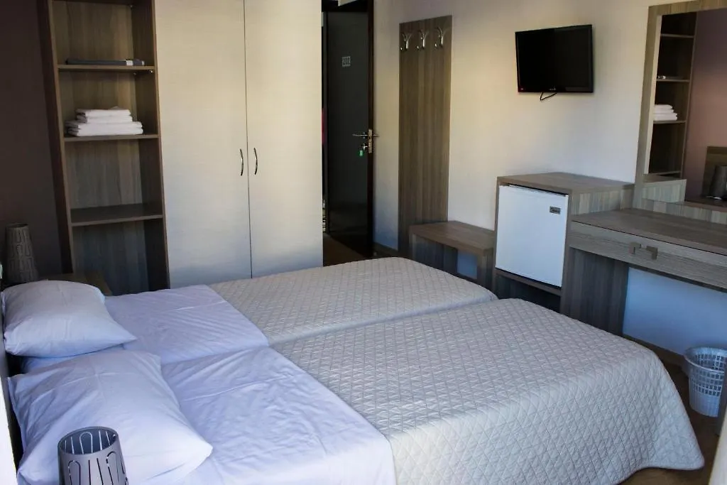 Titania Hotel Sarandë 3*,  Albanien