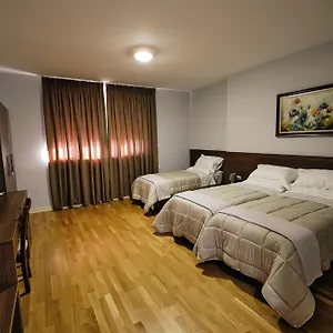 in-center-hotel.hotels-in-tirana.com/