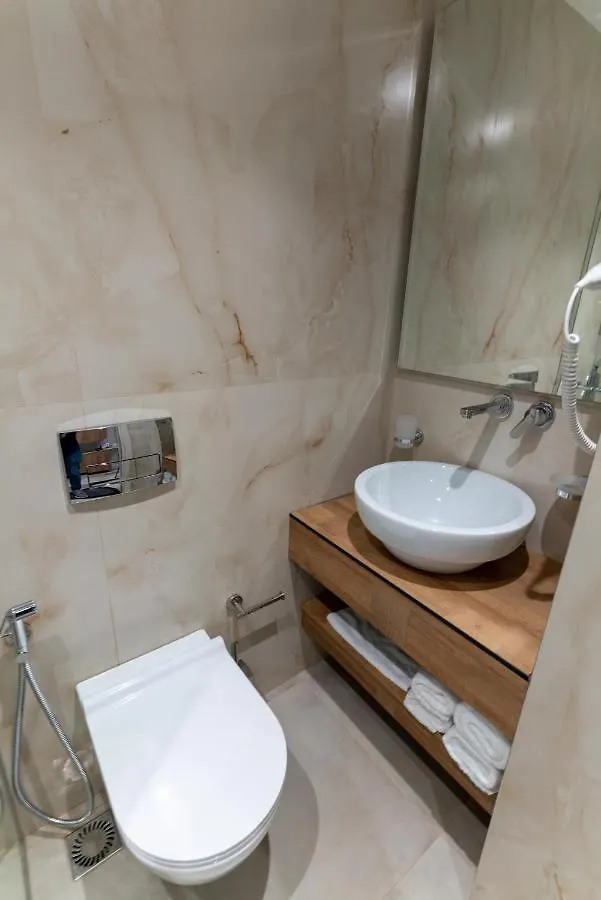 Titania Hotel Sarandë