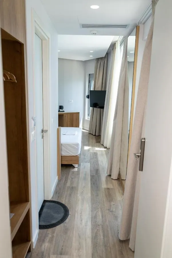 Titania Hotel Sarandë 3*,  Albanië