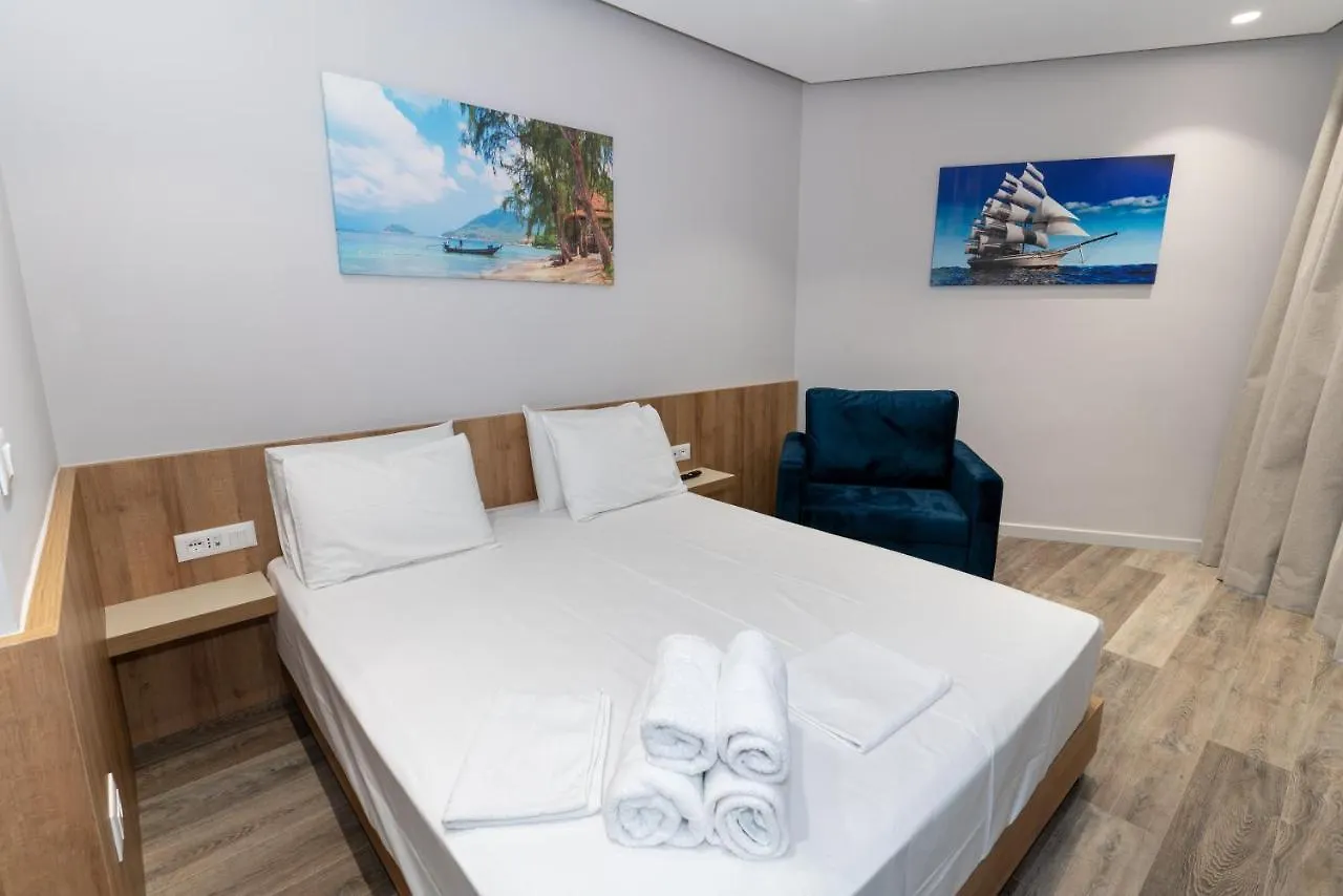 Titania Hotel Саранда 3*,