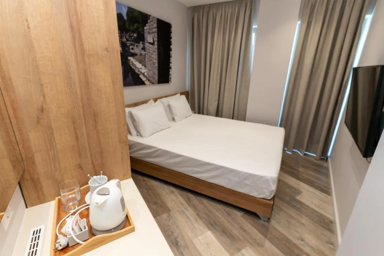 Titania Hotel Sarandë