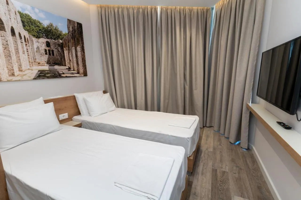 Titania Hotel Саранда