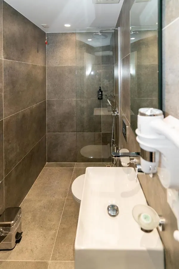***  Titania Hotel Sarande Albania